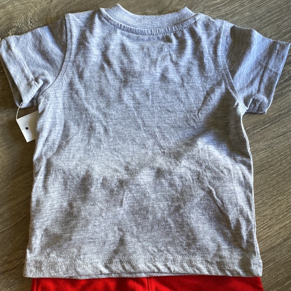 Tommy Hilfiger 2 piece boys size 6-9 mos. NWT! Short sleeve tee & red shorts - Picture 6 of 16